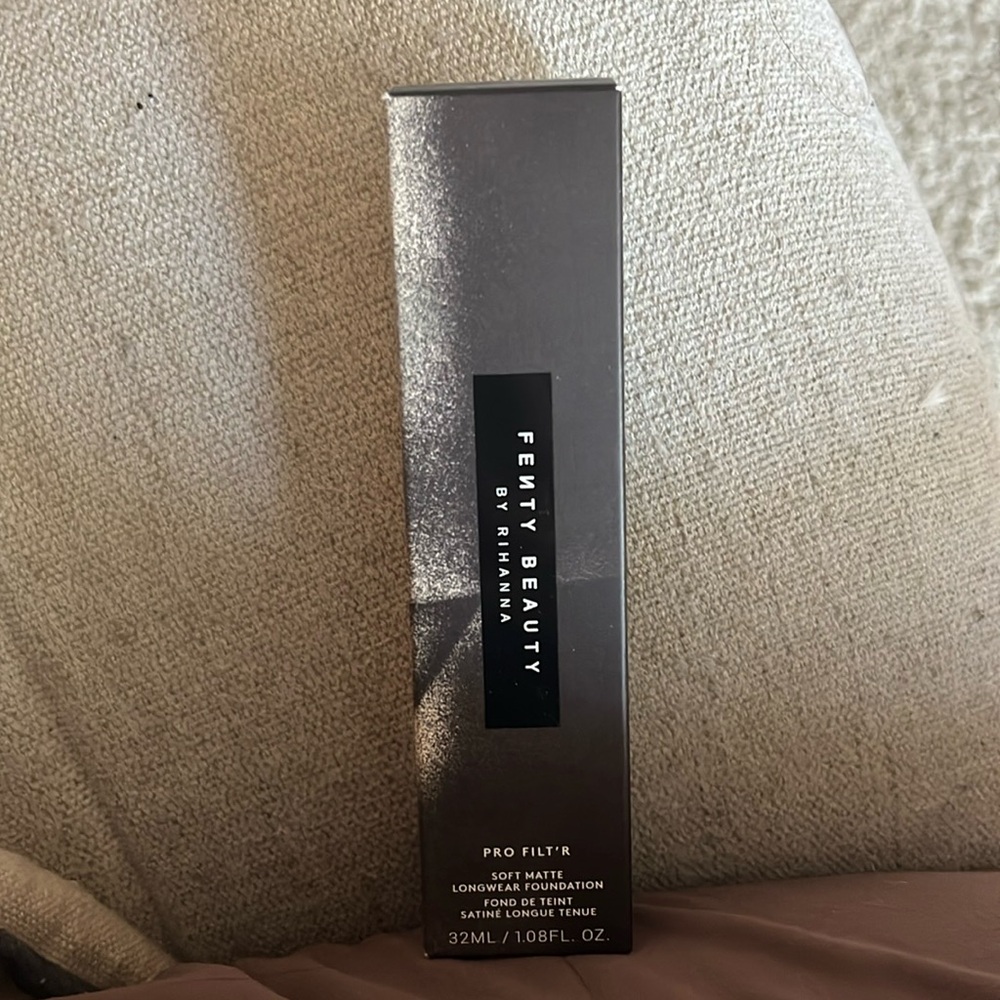 Fenty Beauty Soft Matte Longwear Foundation in 240